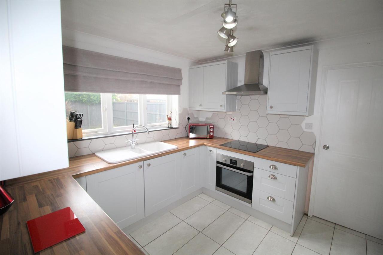 Doncaster - Warmsworth - Great Customer Feedback - 3 Bed Detached House - Private Garden & Parking Plus Garage - Quiet Cul De Sac Location - Dog Friendly - Fast Wifi - Close To Motorway Access Bagian luar foto